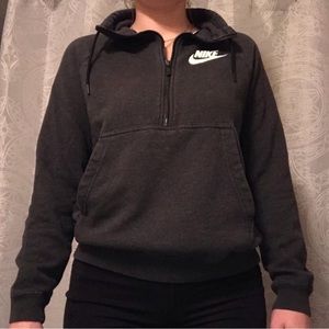 NIKE HALF ZIP PULLOVER